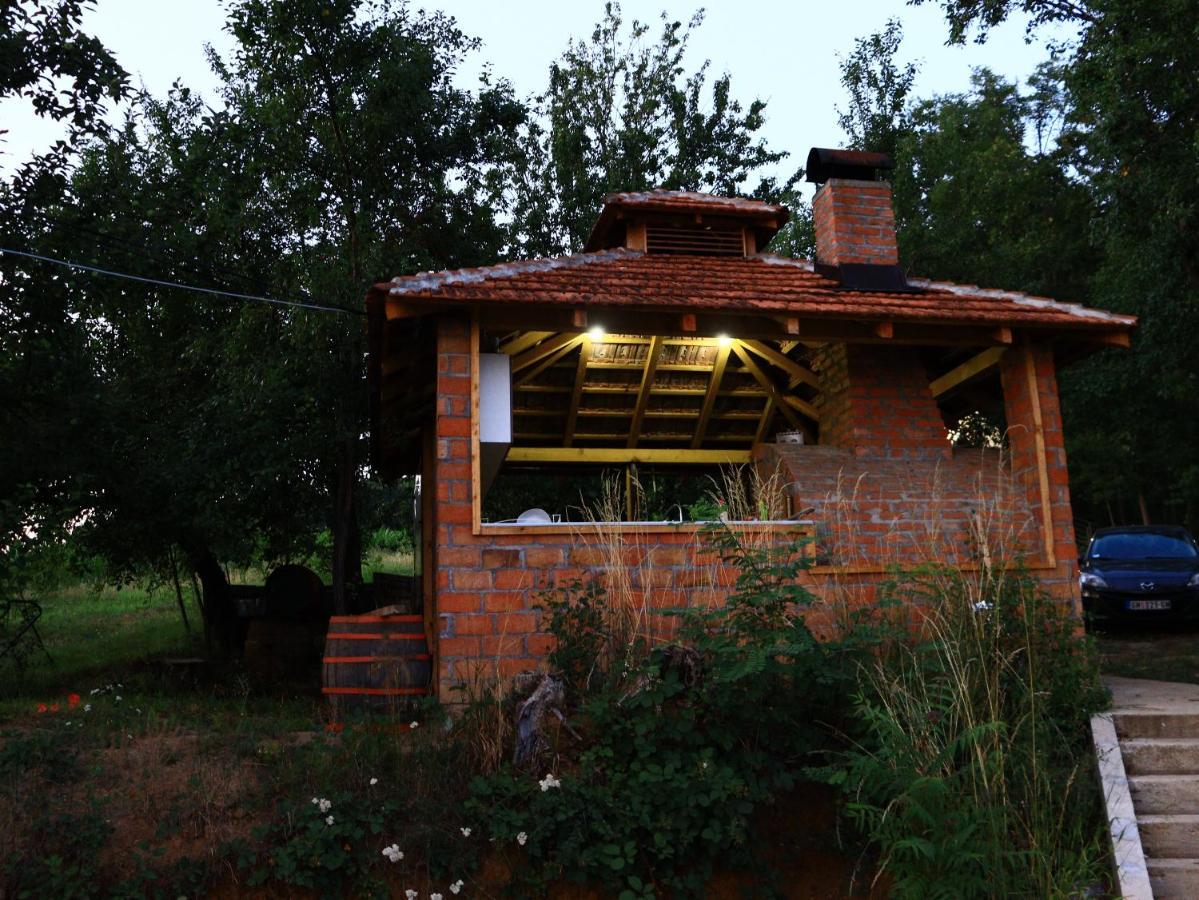 Bungalovi Api-Centar Gornji Milanovac Buitenkant foto